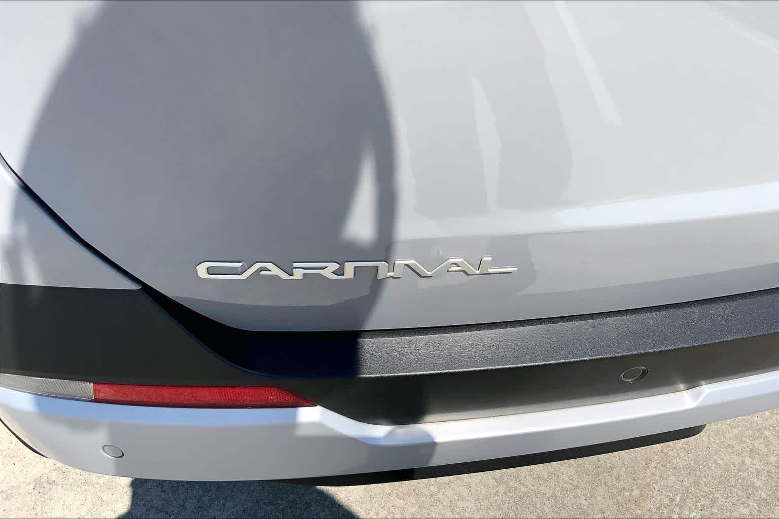 Used 2025 Ceramic Silver Kia EX image 10