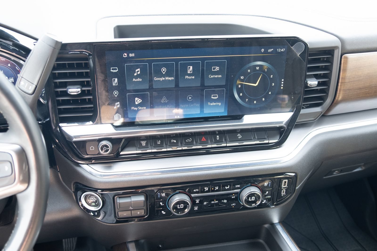 Used 2024 Summit White Chevrolet High Country image 3
