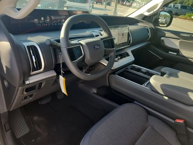 New 2026 Oxford White Ford Active image 21