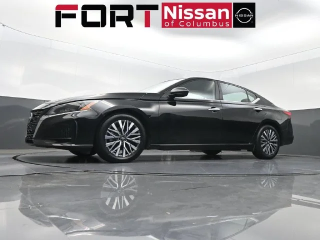 Used 2025 Black Nissan 2.5 SV image 33