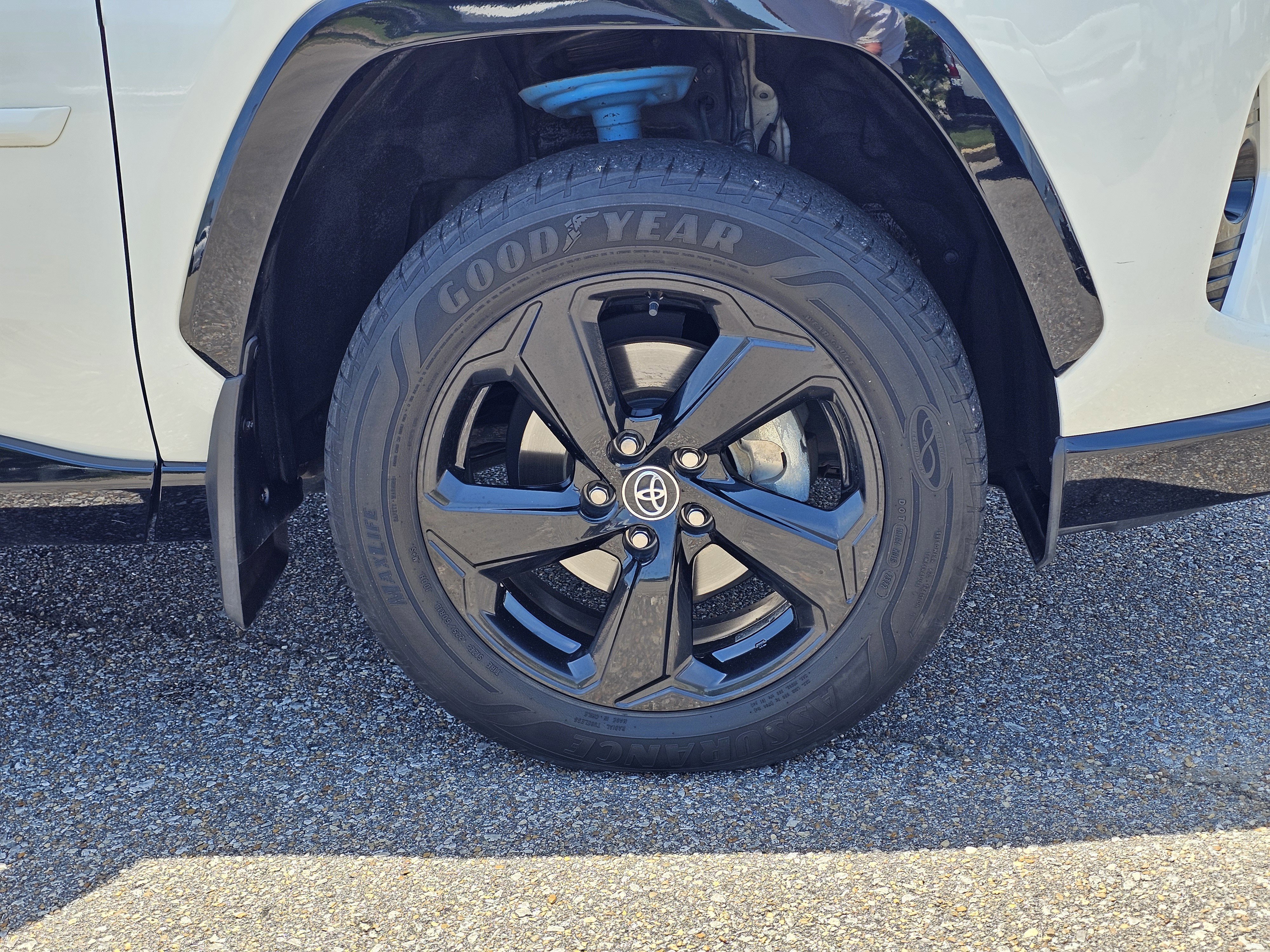 Used 2021 Blizzard Pearl/Midnight Black Metallic Toyota Hybrid XSE image 6
