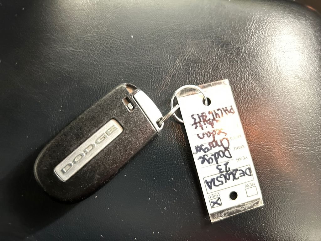 Used 2023 White Dodge SXT image 27