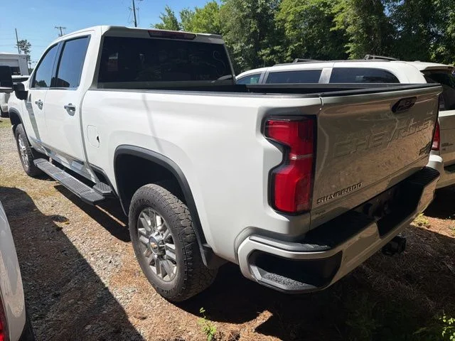 Used 2024 White Chevrolet High Country image 11