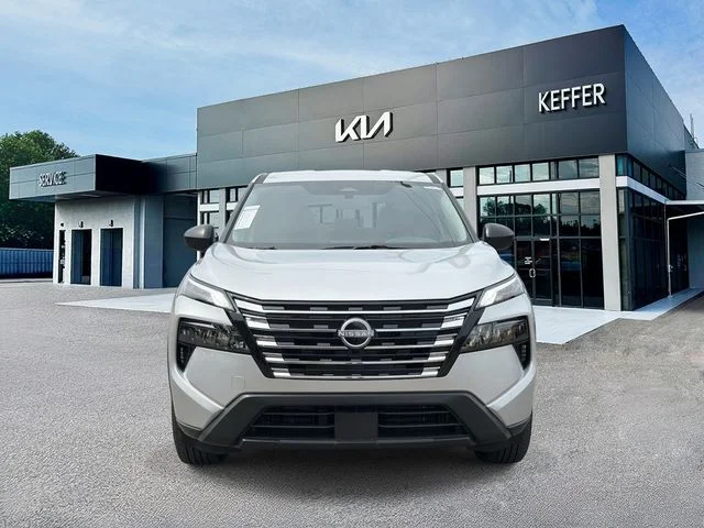 Used 2025 Silver Nissan S image 3