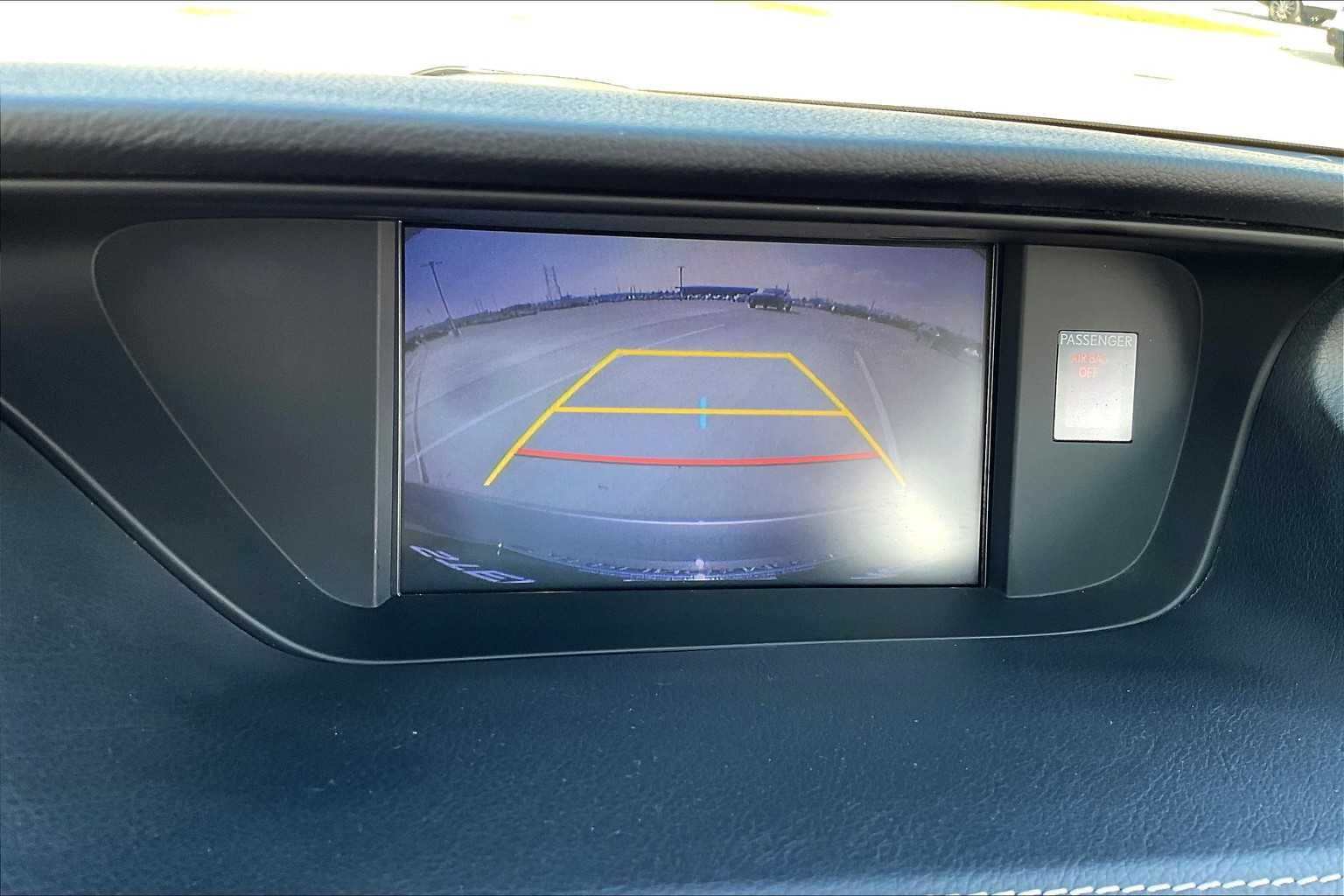 Used 2015 Atomic Silver Lexus  image 24