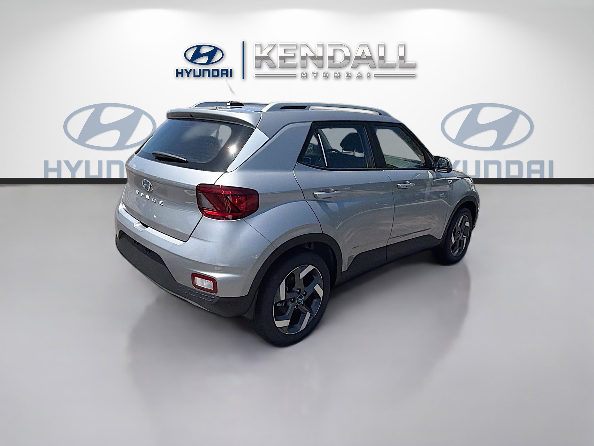 New 2026 Shimmering Silver Hyundai SEL image 29