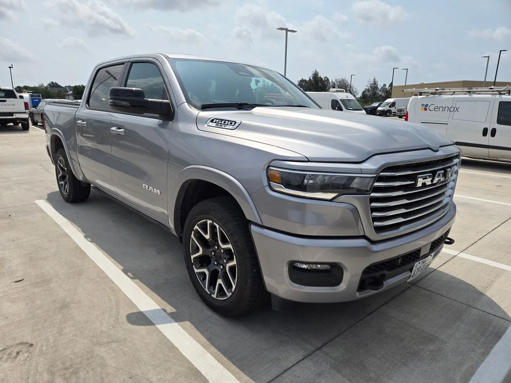 2025 RAM 1500 Laramie 4x4 Crew Cab 5'7's photo