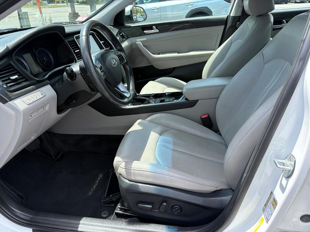 Used 2019 Hyper White Hyundai Limited image 14