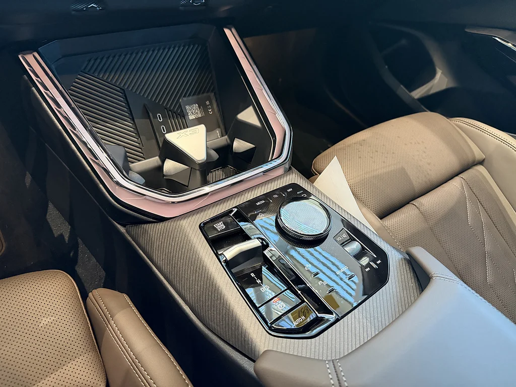 New 2026 Black Sapphire Metallic BMW 30 xDrive image 10