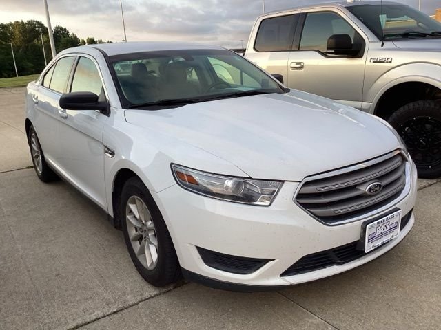 Used 2013 Oxford White Ford SE image 9