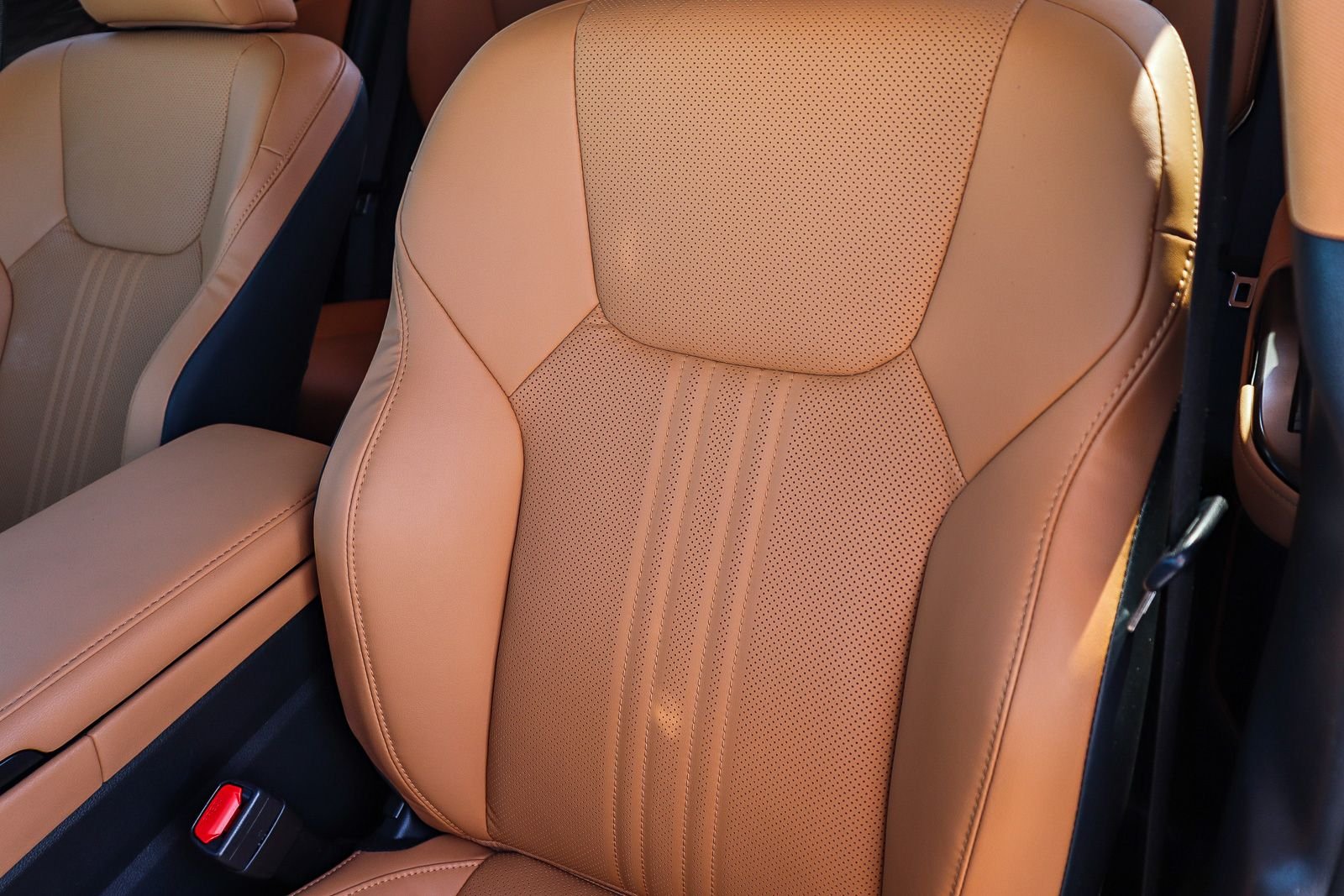 Certified Used 2025 White Lexus 350 Premium image 31