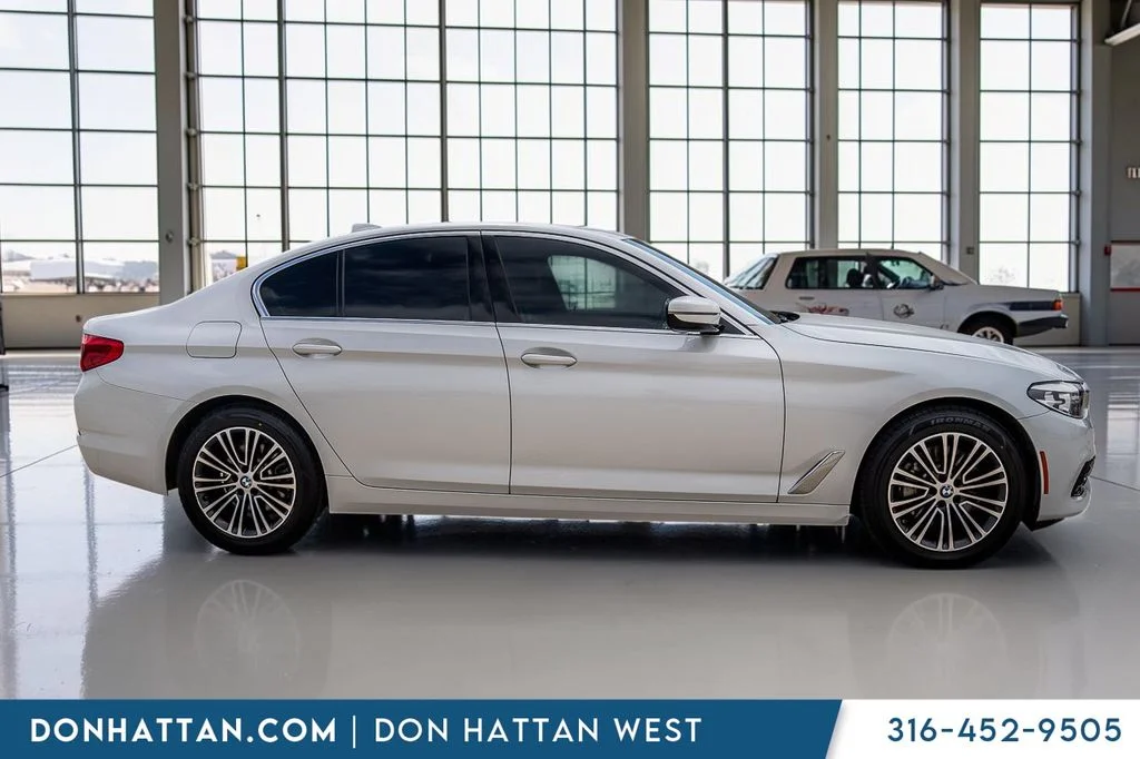 Used 2020 White BMW 530i image 36