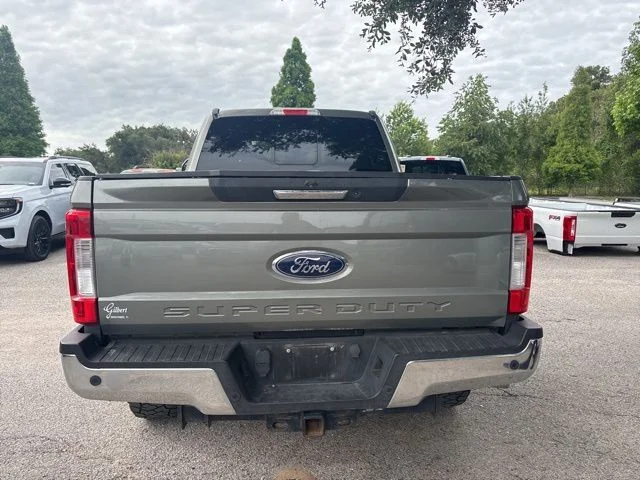 Used 2019  Ford Lariat image 6