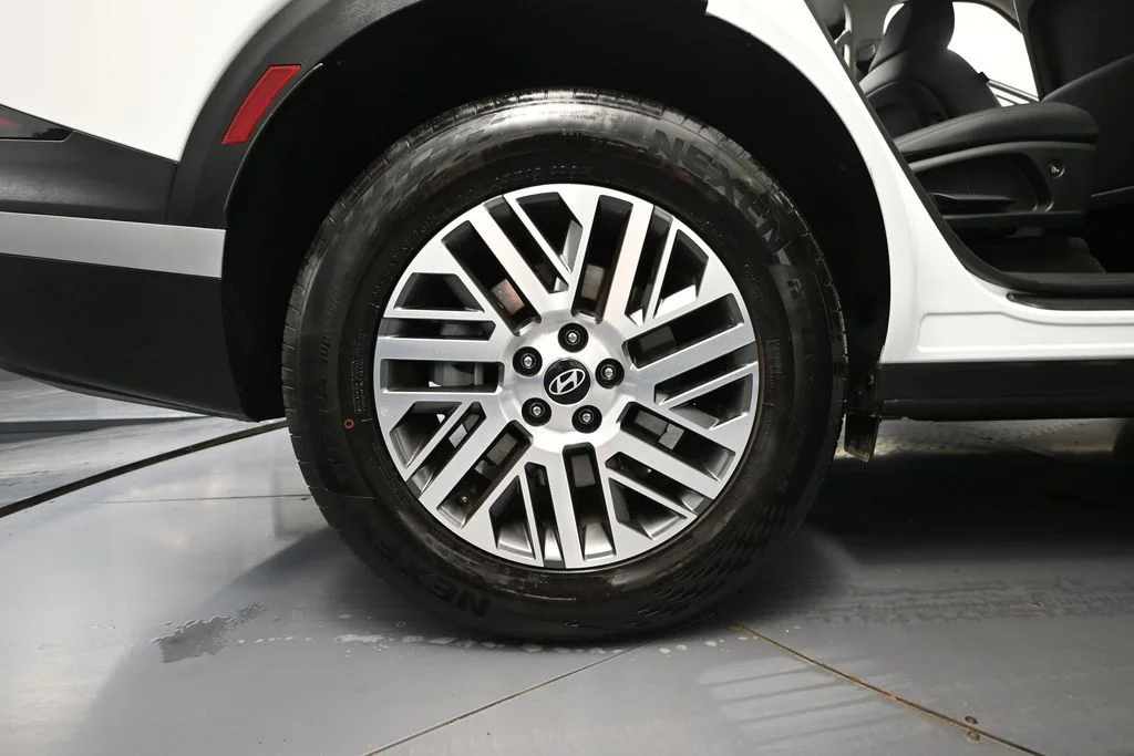 Used 2026 White Hyundai SEL Lite Roof Damage image 11