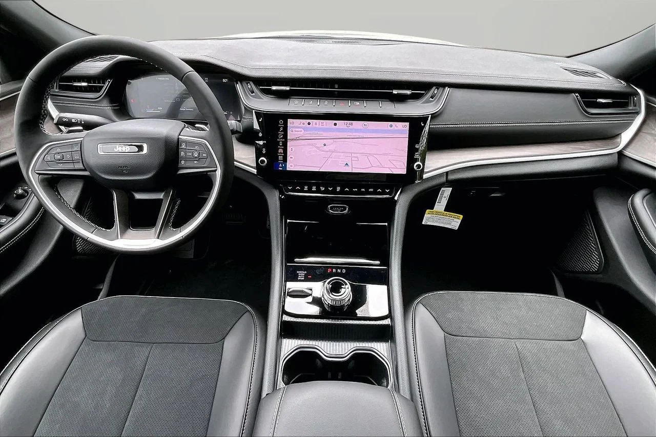 New 2026 Silver Zynith Jeep Altitude image 9
