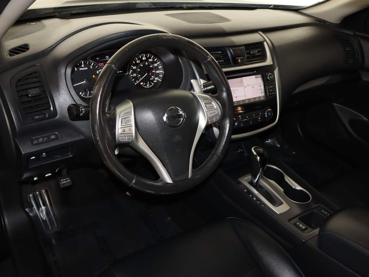 Used 2018 Black Nissan 2.5 SR image 8