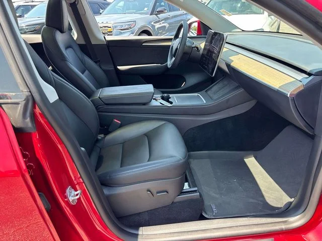 Used 2022 Red Tesla Long Range image 17