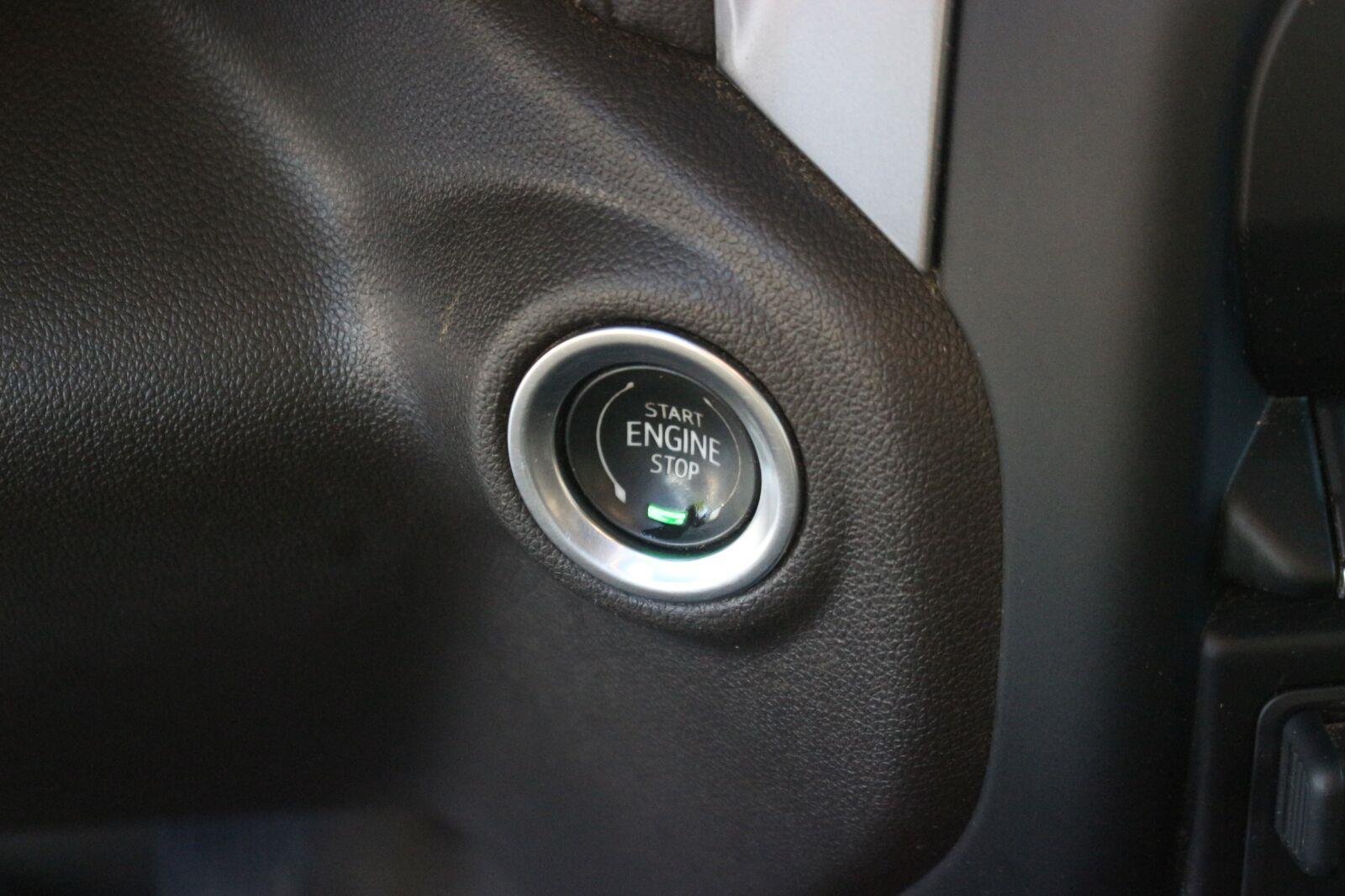 Used 2022 SUMMIT WHITE Chevrolet LT image 32
