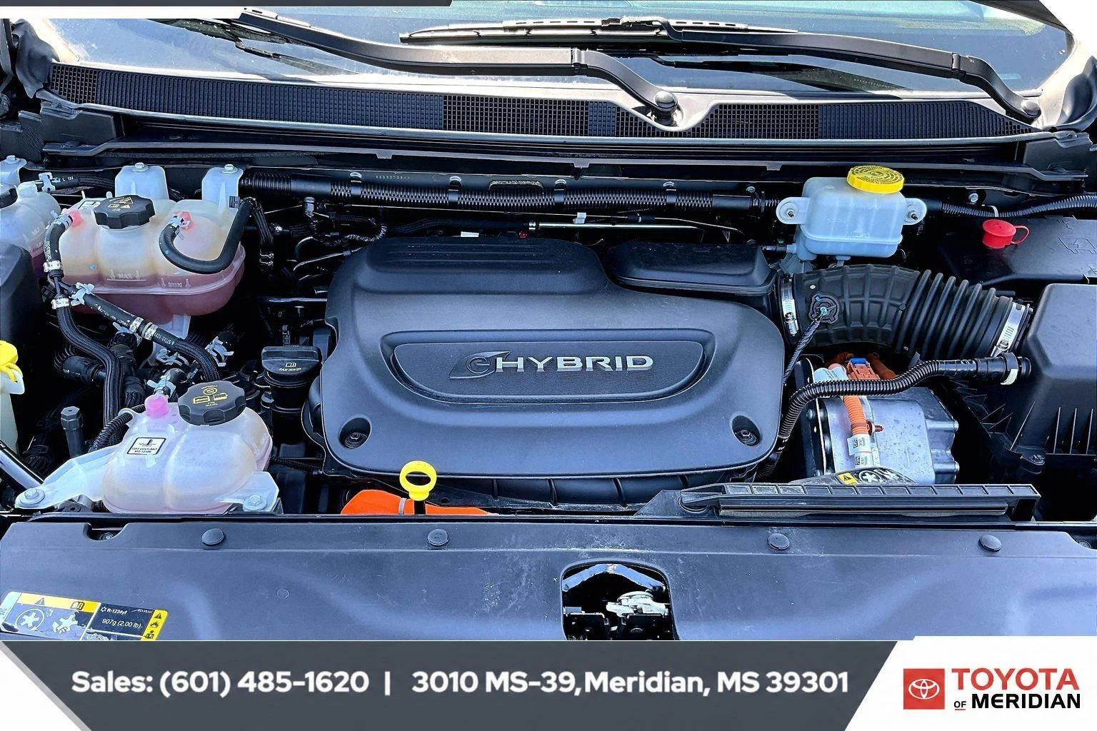 Used 2022 Ceramic Gray Clearcoat Chrysler Hybrid Touring L image 8