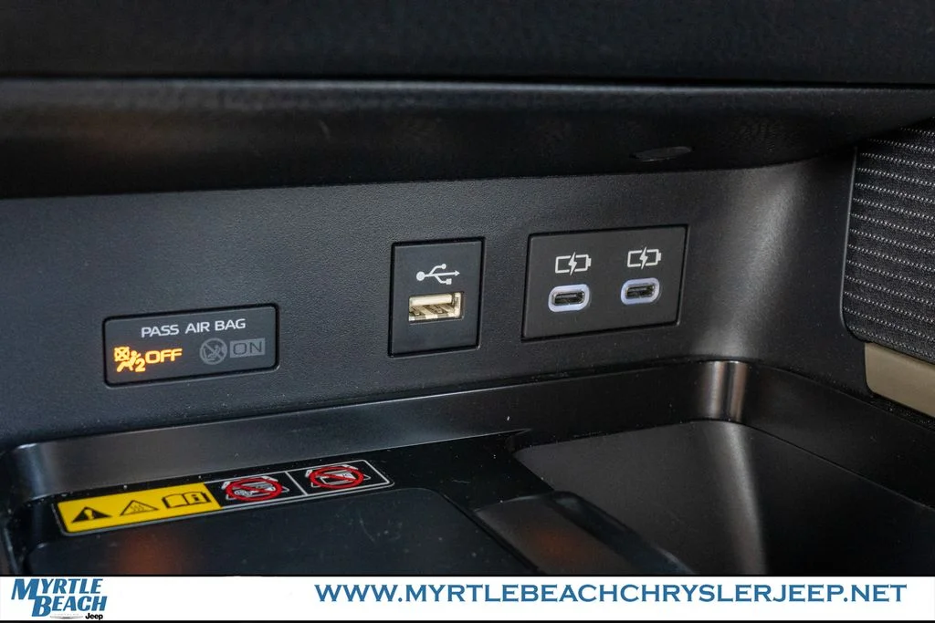 Used 2025 Ocean Toyota SE image 23