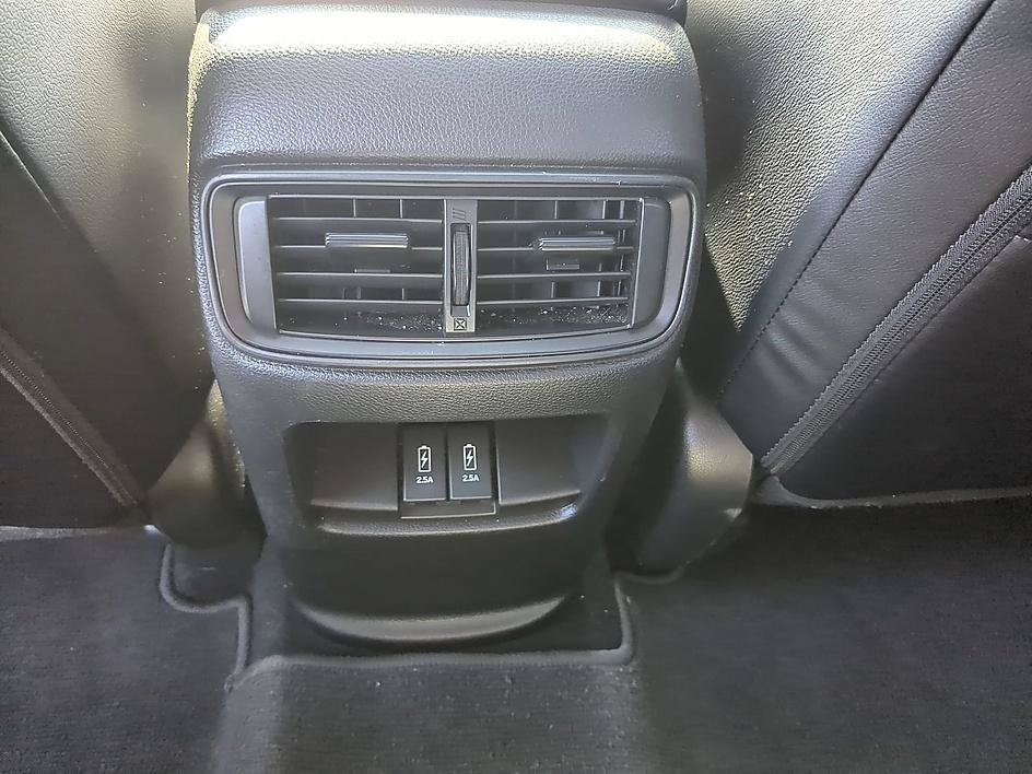 Used 2018 Lunar Silver Metallic Honda EX-L image 31