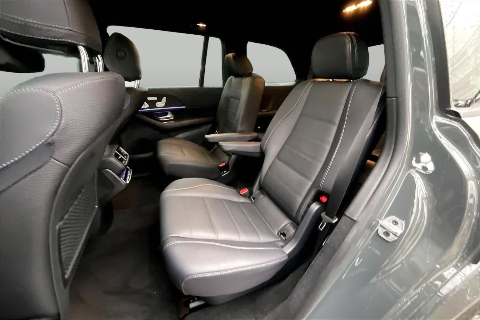 Used 2026 MANUFAKTUR Signature Silicon Grey Mercedes-Benz GLS 450 image 21