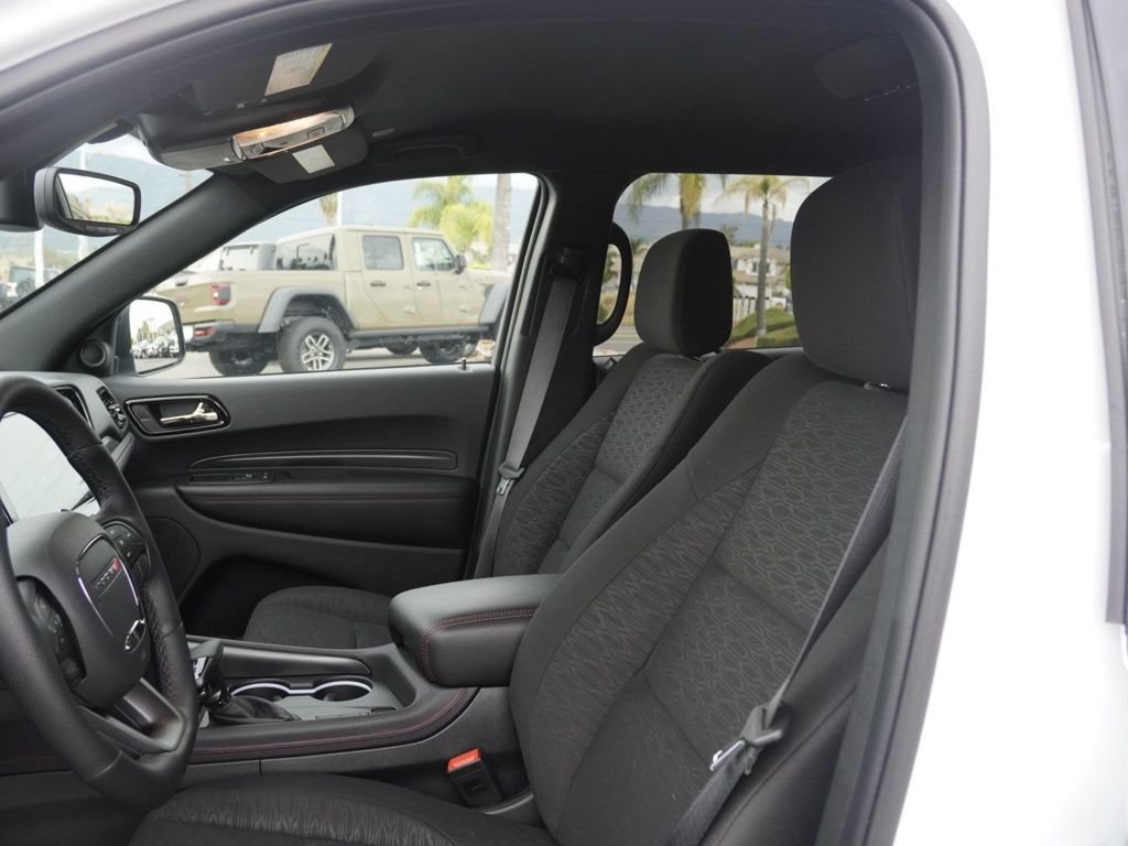 New 2026 White Knuckle Clear-Coat Exterior Paint Dodge GT HEMI V8 image 19