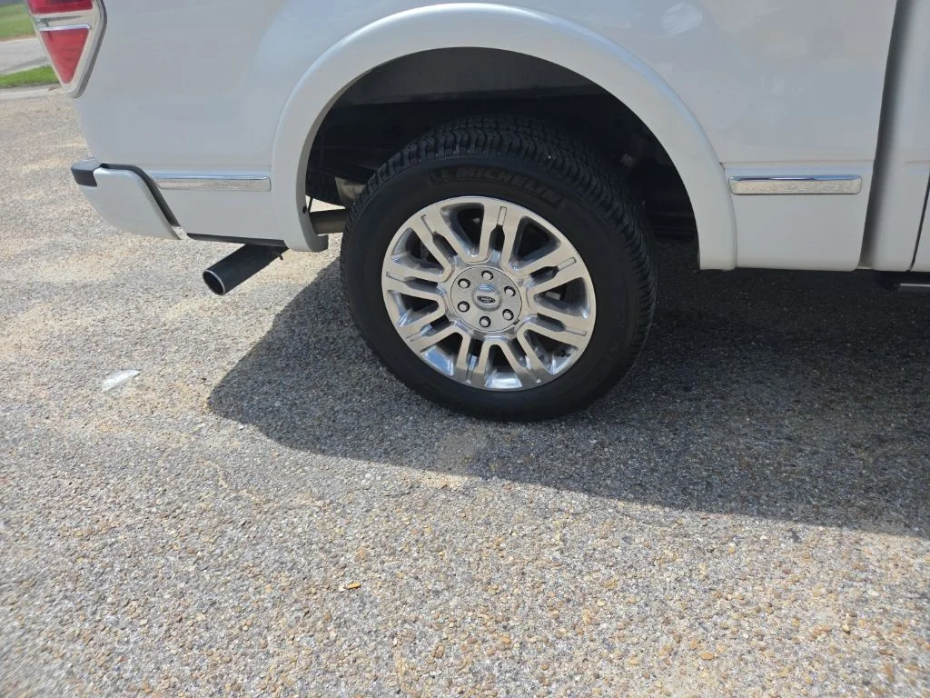 Used 2013 White Ford Platinum image 15