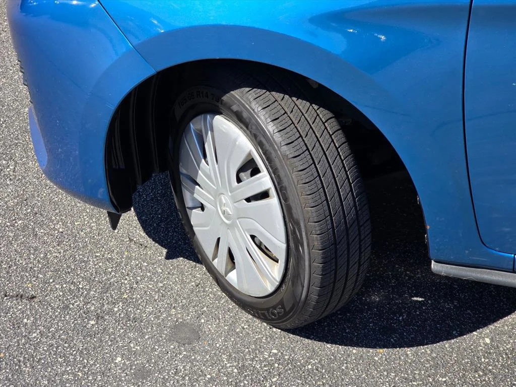 Used 2024 Red Mitsubishi ES image 25