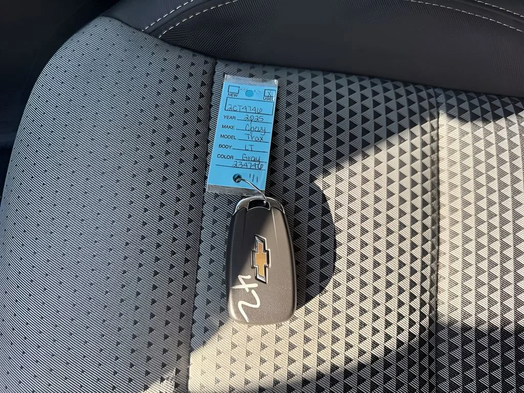 Used 2025 Sterling Gray Metallic Chevrolet LT image 26