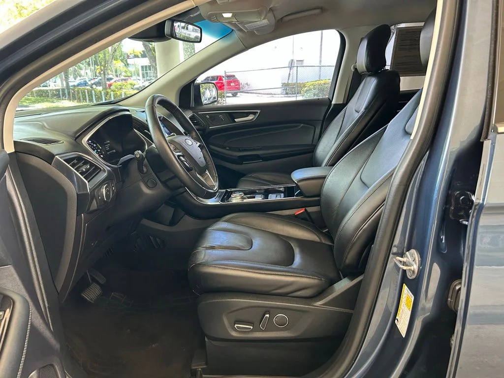 Used 2019 Blue Ford Titanium image 6