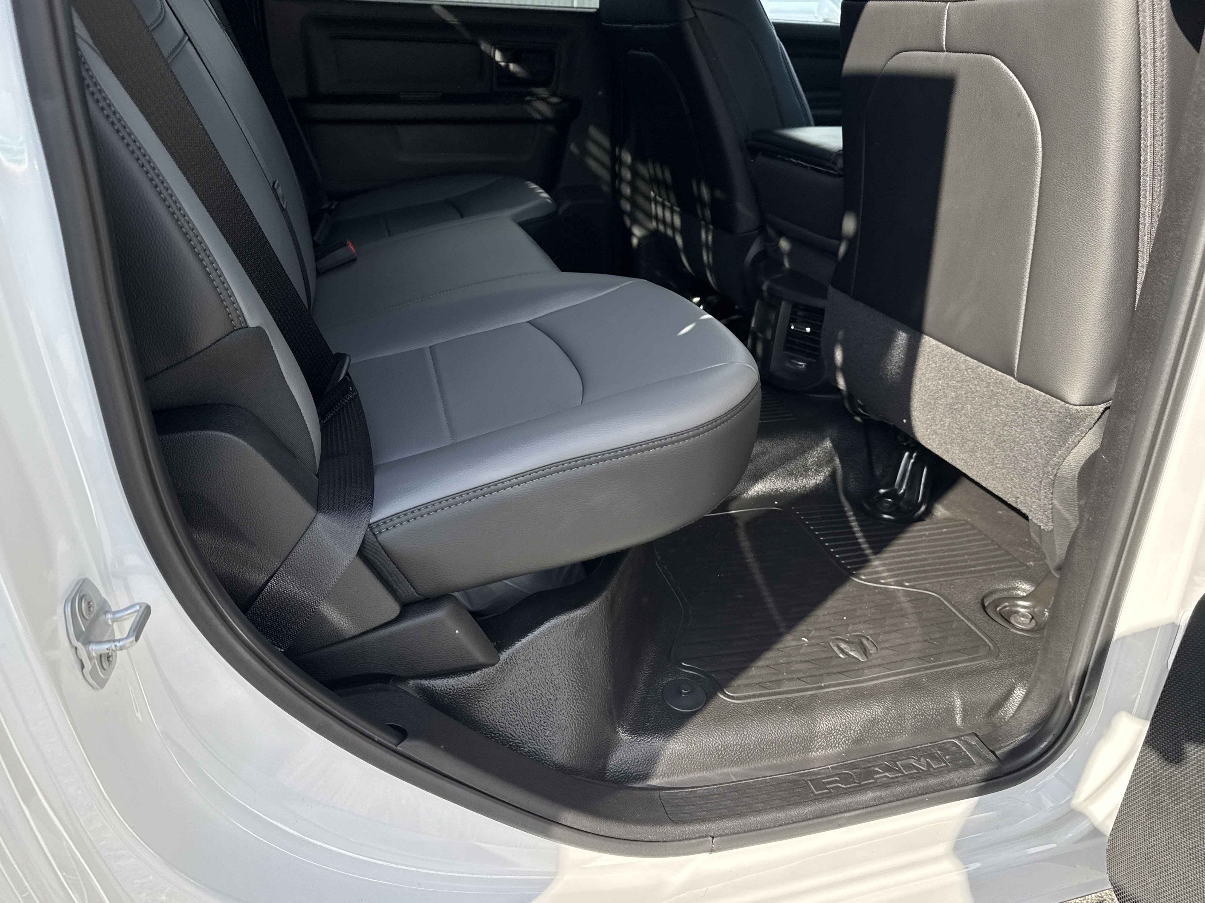 New 2025 Bright White Clearcoat RAM Tradesman image 21