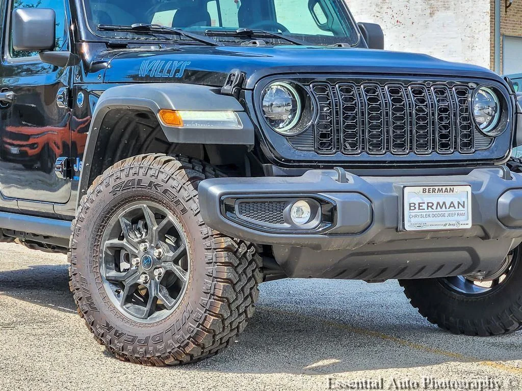 Certified Used 2025 Black Jeep Willys 4xe image 4