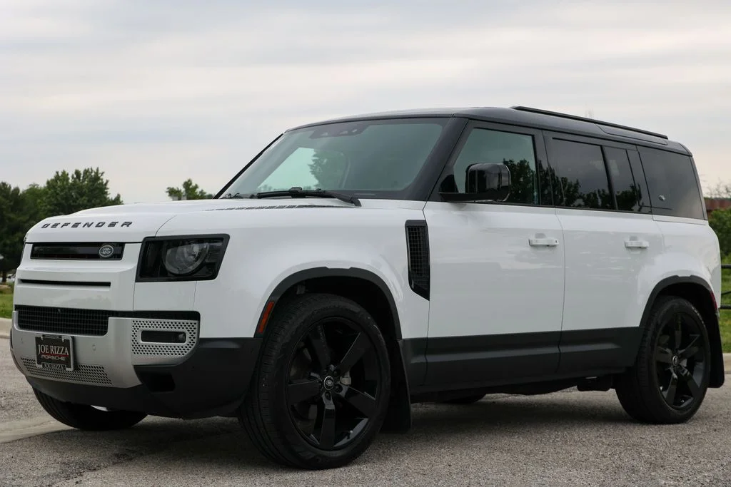 Used 2024 White Land Rover S image 28