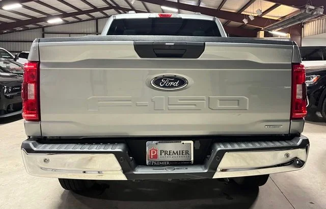 Used 2023 Silver Ford XLT image 3