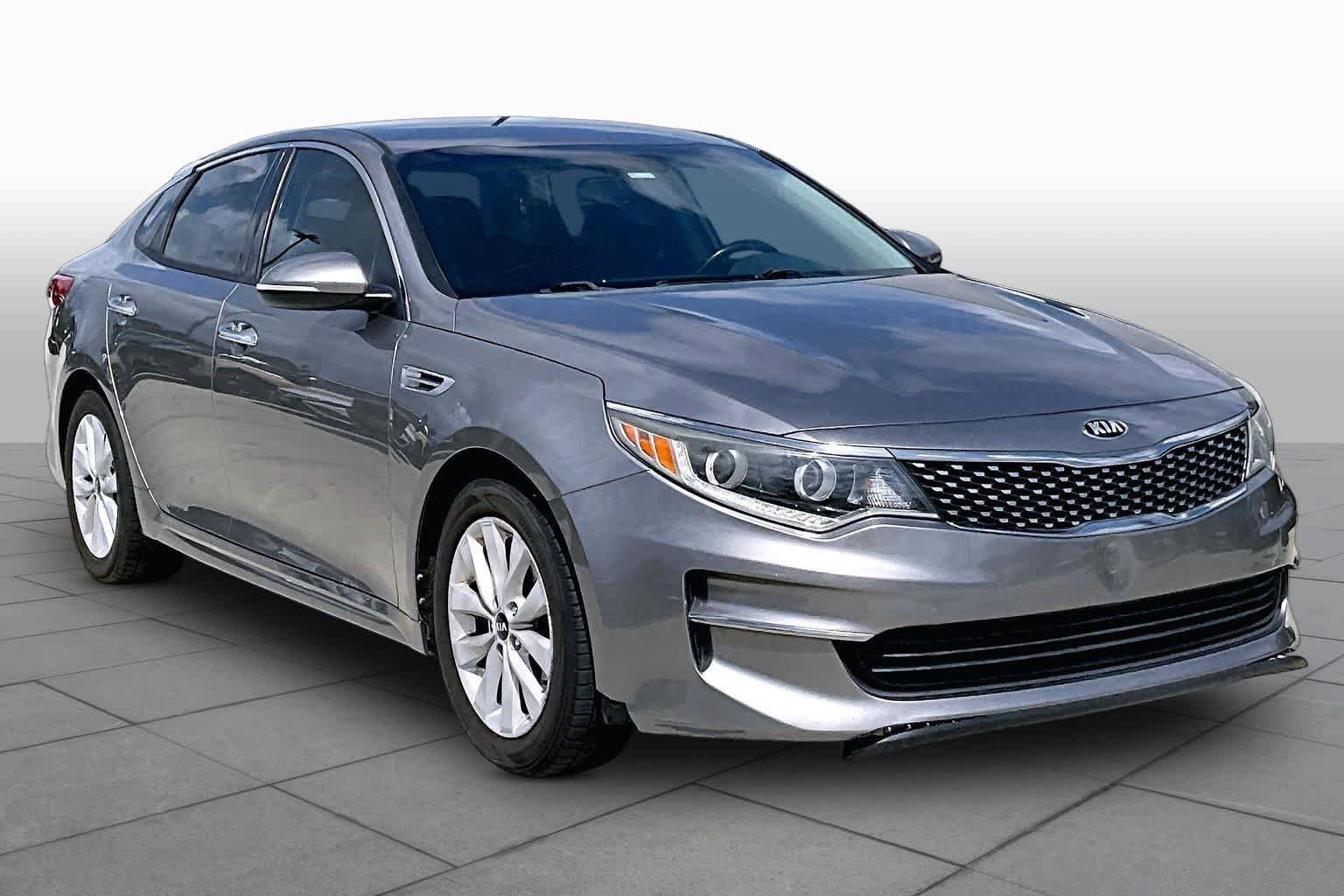 Used 2016 Titanium Gray Kia EX image 3