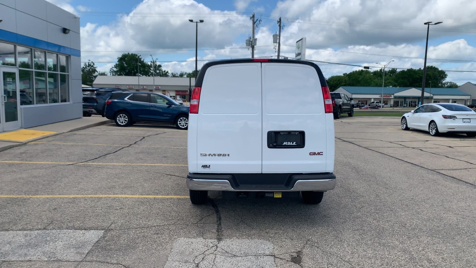 2025 GMC Savana Cargo Work Van - Photo 31