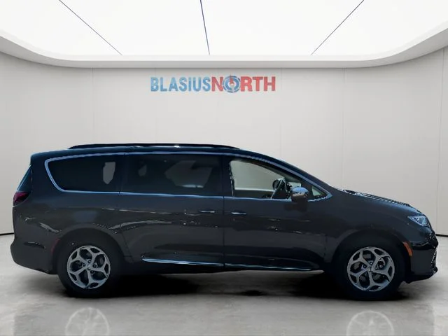 Used 2023 Black Chrysler Limited image 4