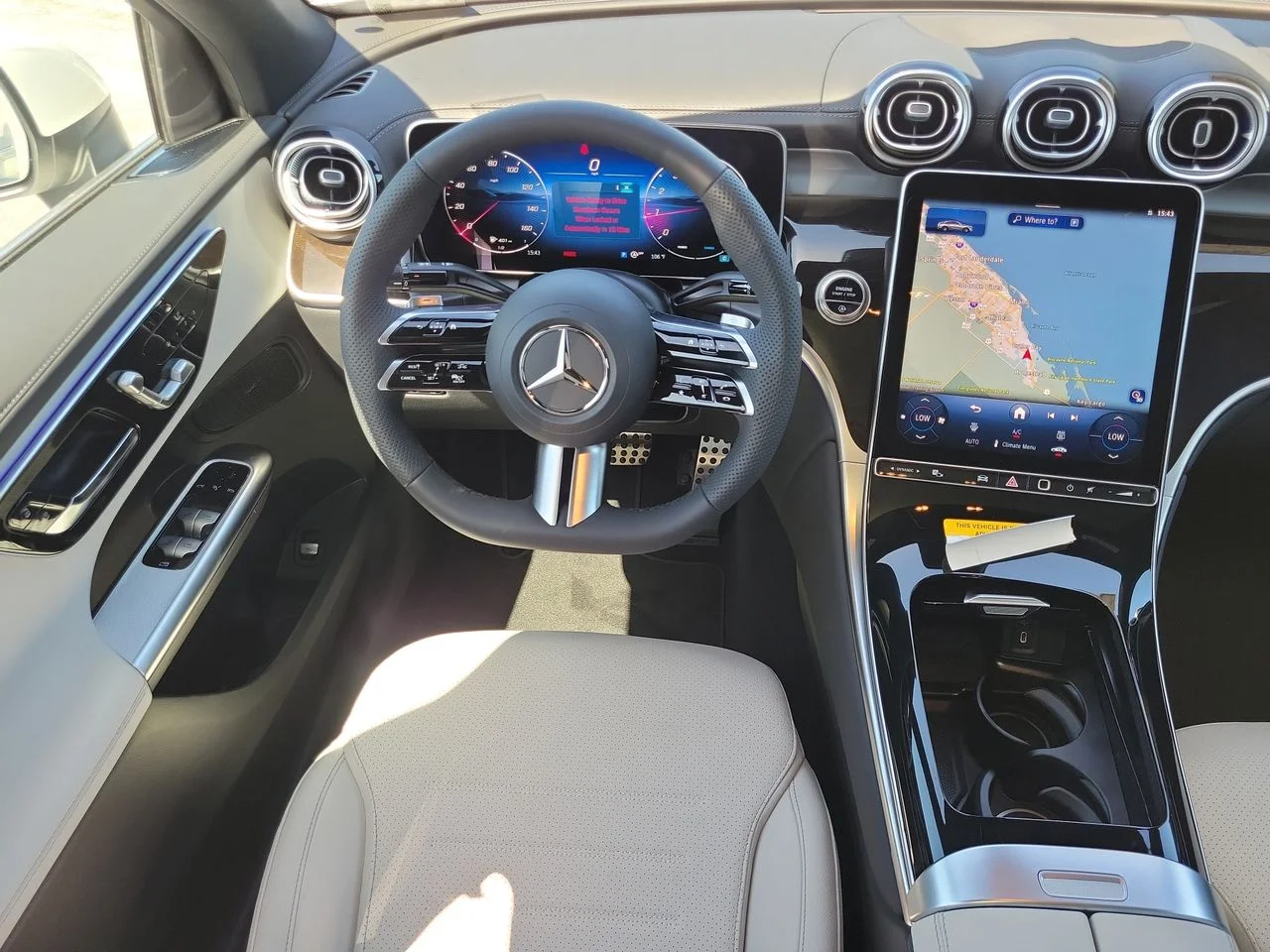 New 2027 Polar White Mercedes-Benz GLC 300 image 15