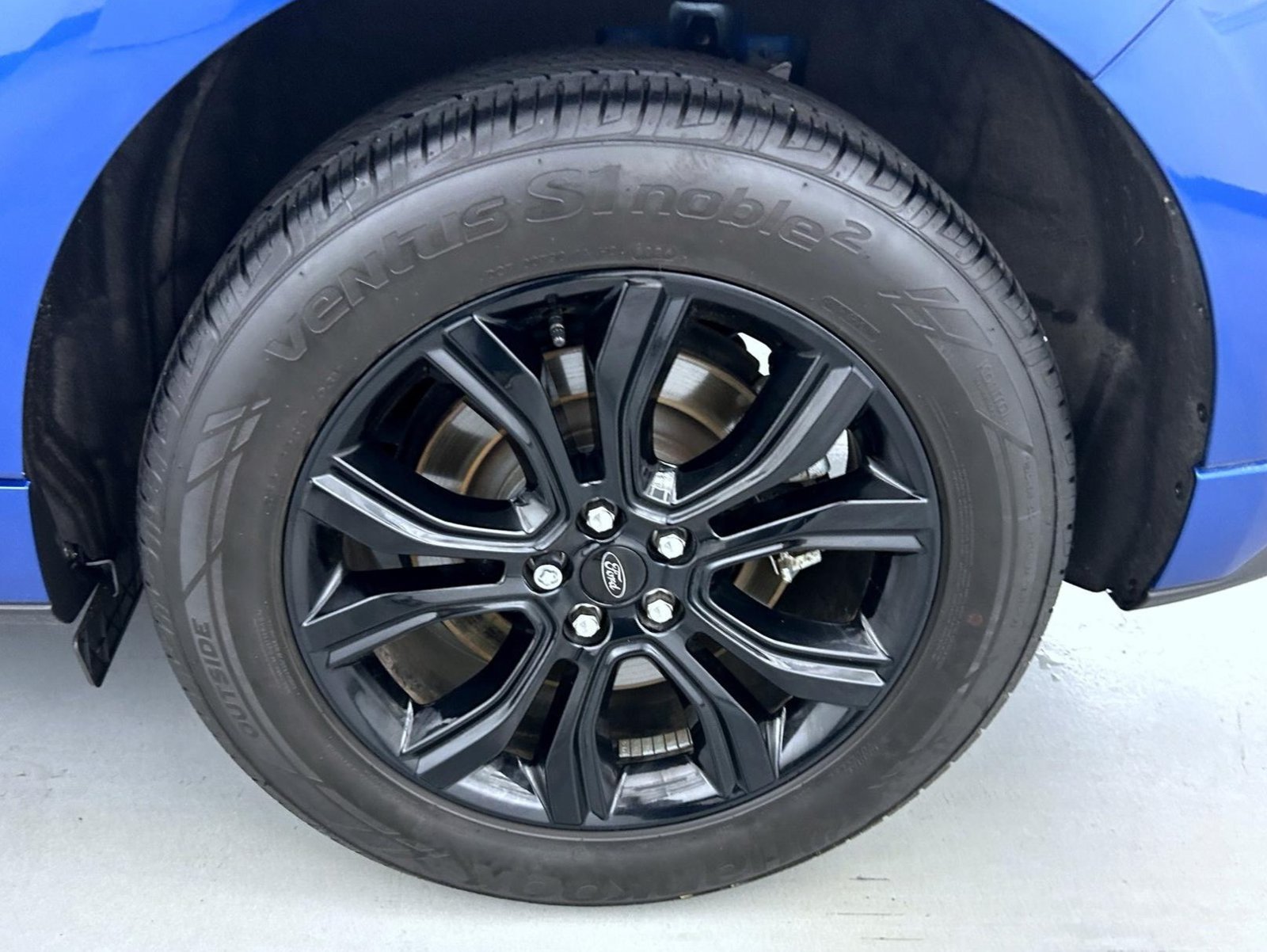 Used 2024 Blue Metallic Ford SE image 23