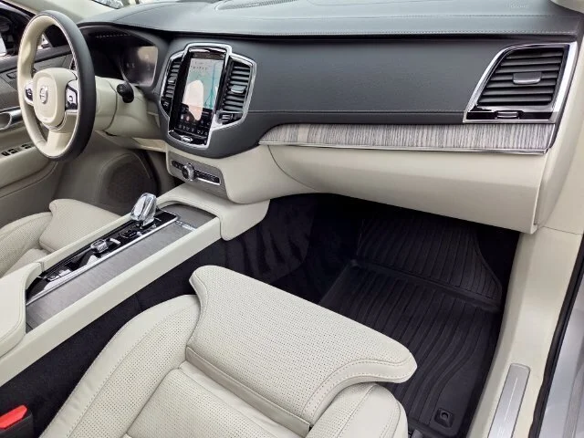 Used 2023 Silver Volvo Ultimate image 22