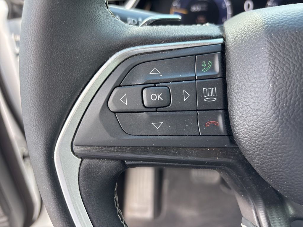Certified Used 2025 White Jeep Laredo X image 14