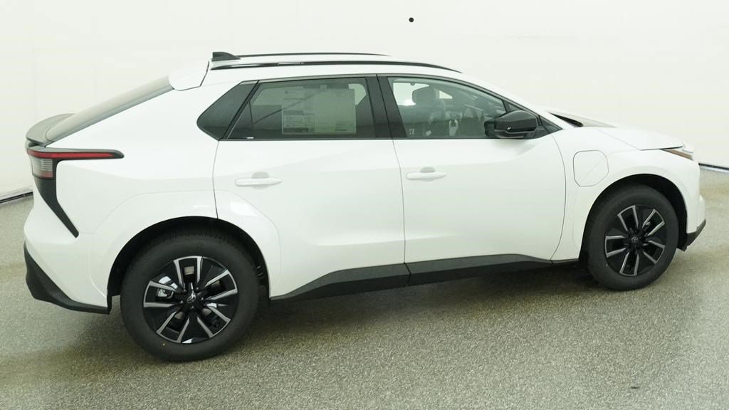New 2026 Wind Chill Pearl <sup>1</sup> Toyota  XLE image 16