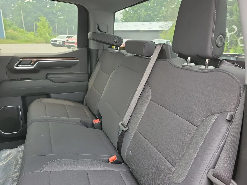 New 2026 Sterling Gray Metallic Chevrolet LT (2FL) image 23