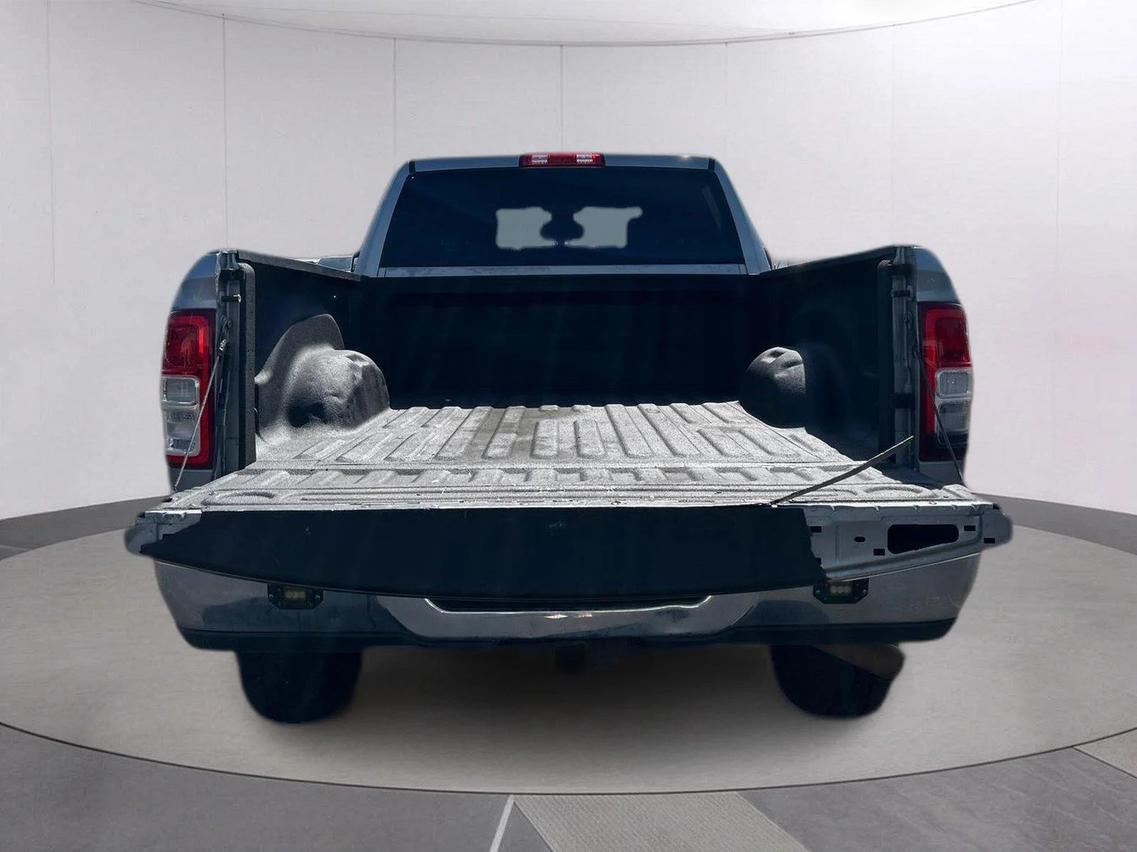 Used 2020 Billet Silver Metallic Clearcoat Ram Big Horn image 5