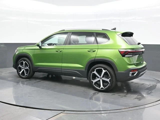 New 2026 Green Volkswagen 1.5T SEL image 3