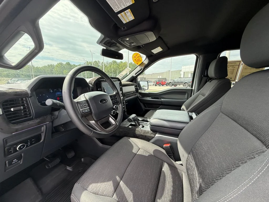 Used 2024 White Ford XLT image 17