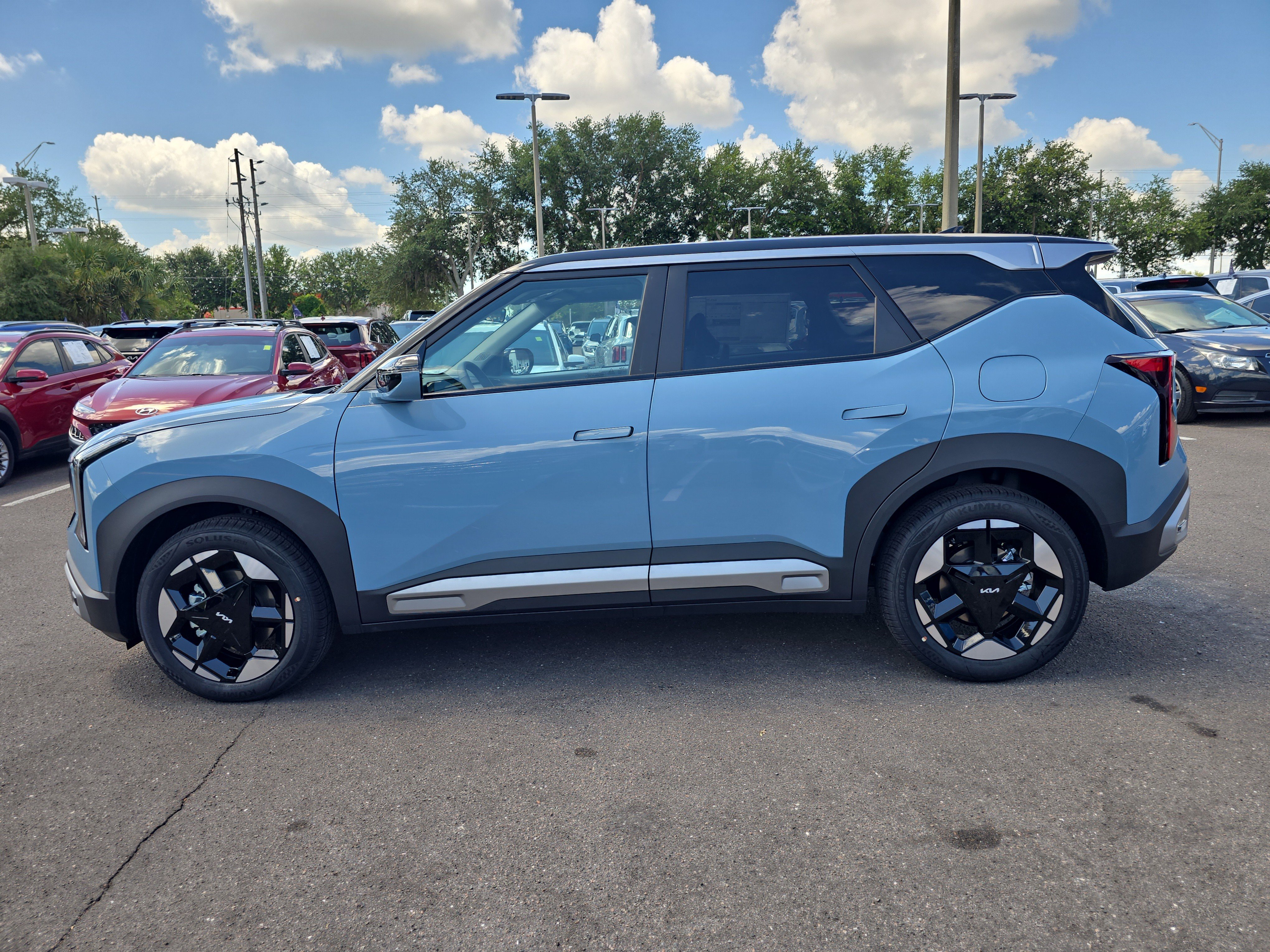 New 2027 Frost Blue / Black Roof Kia S image 5