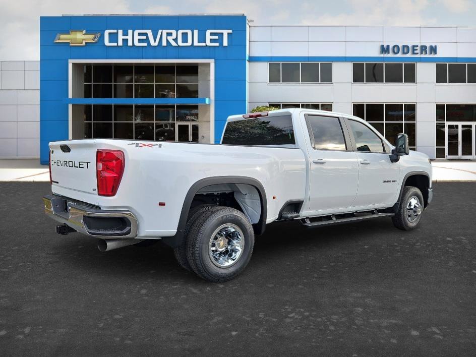 New 2026 Summit White Chevrolet LT DRW image 6