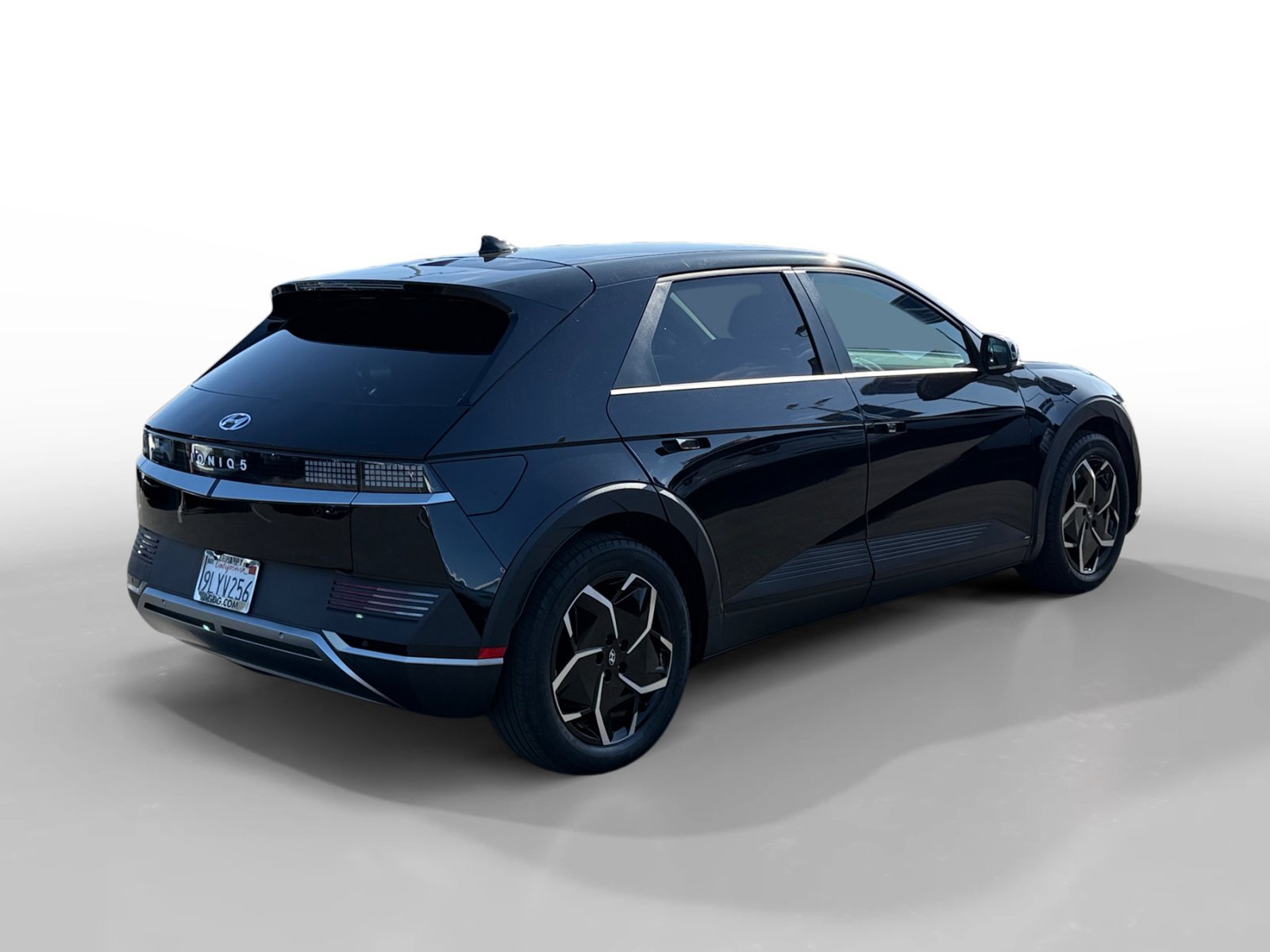 Used 2024 Abyss Black Hyundai SEL image 5